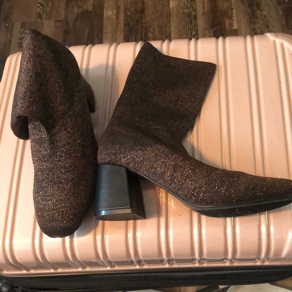 NWOB Nature Breeze copper/black sparkly knit boots Size 6